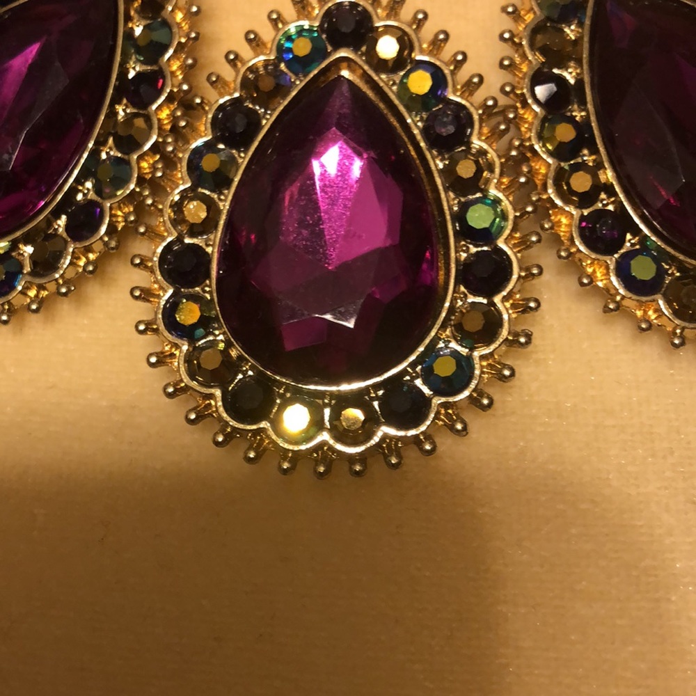 Statement Necklace - Picture 2 of 2